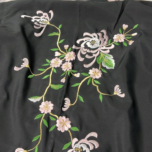 JAPANESE KIMONO NWT Floral Embroidery Red Lined w/ Pink Obi Black Obijime O/S - Picture 6 of 16
